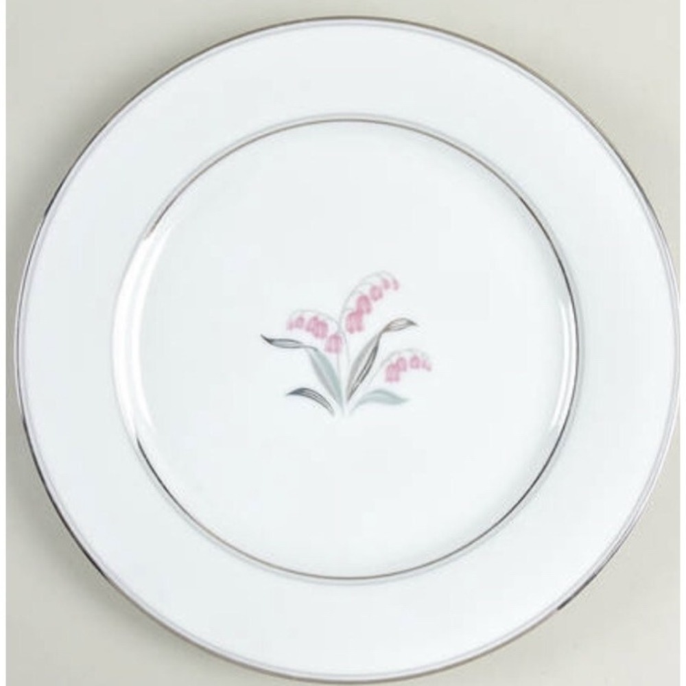 Noritake Crest Dinner Plate Japan 5421